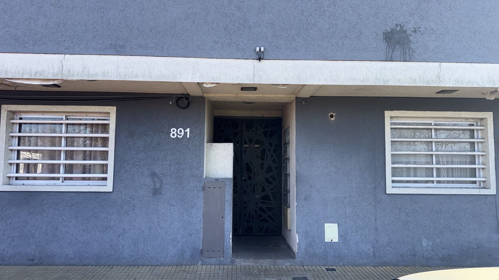 FERELLA N°891 E/ SAENZ PEÑA Y GUEMES - PLANTA BAJA